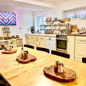  Hostel New Mitte Free Snack Hot Tea And Coffee